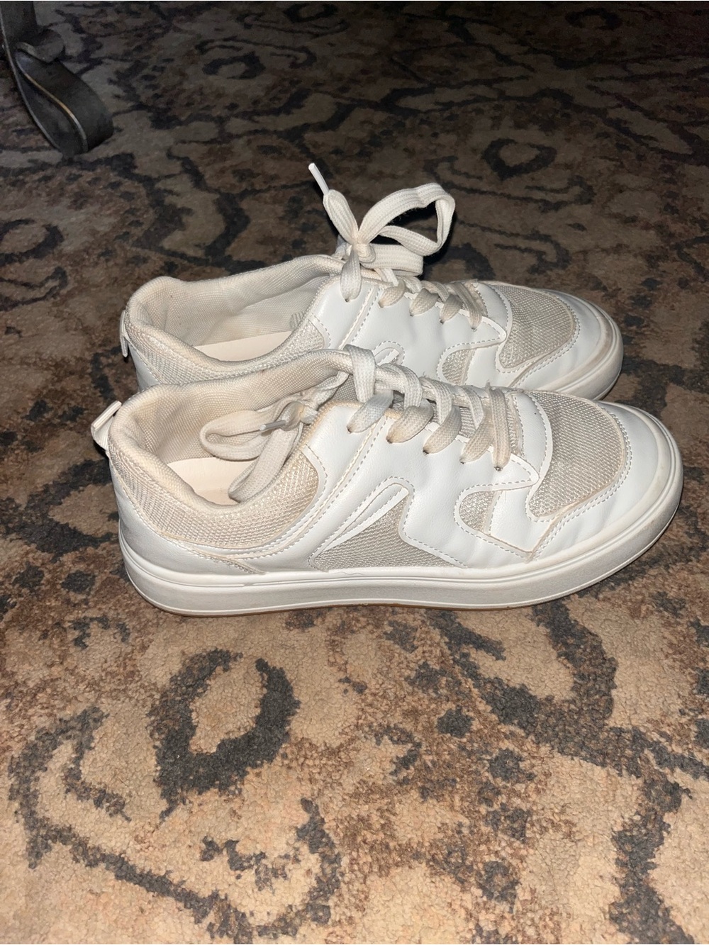 Airwalk Women's White Low-Top Lace-Up Sneakers